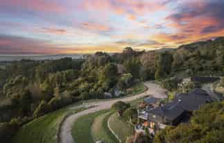 141 Rocklands Road, Clifton