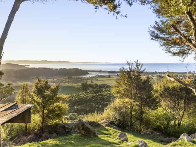 141 Rocklands Road, Clifton