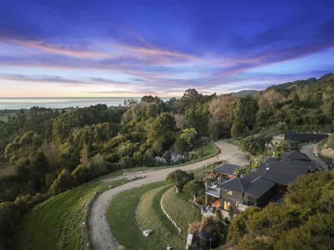 141 Rocklands Road, Clifton
