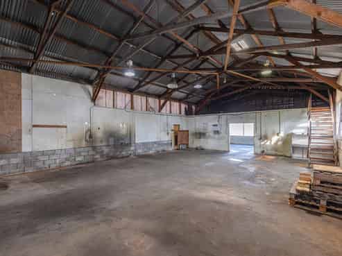 Heads Road workshop or storage space