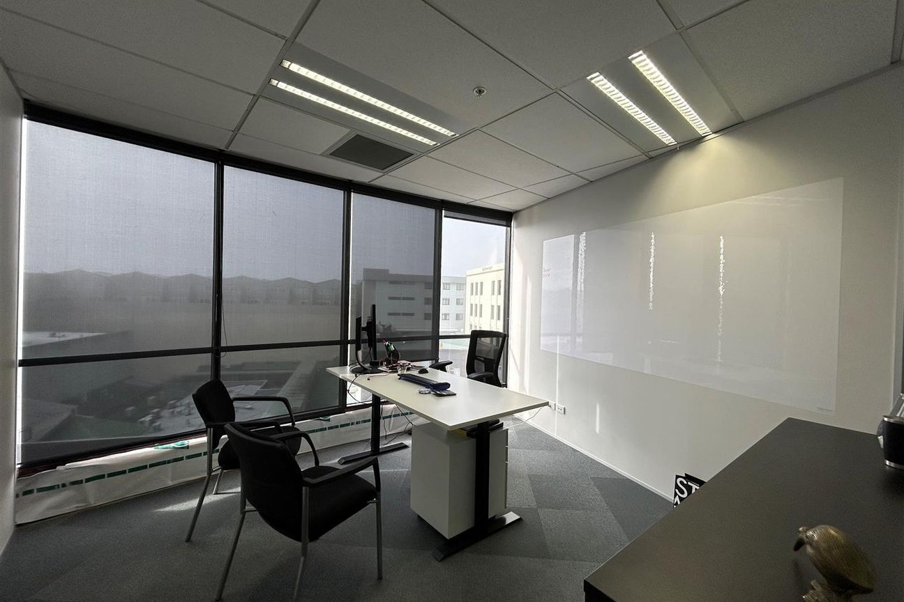 Savills - Modern Office Overlooking Broadway - Aanzicht 5