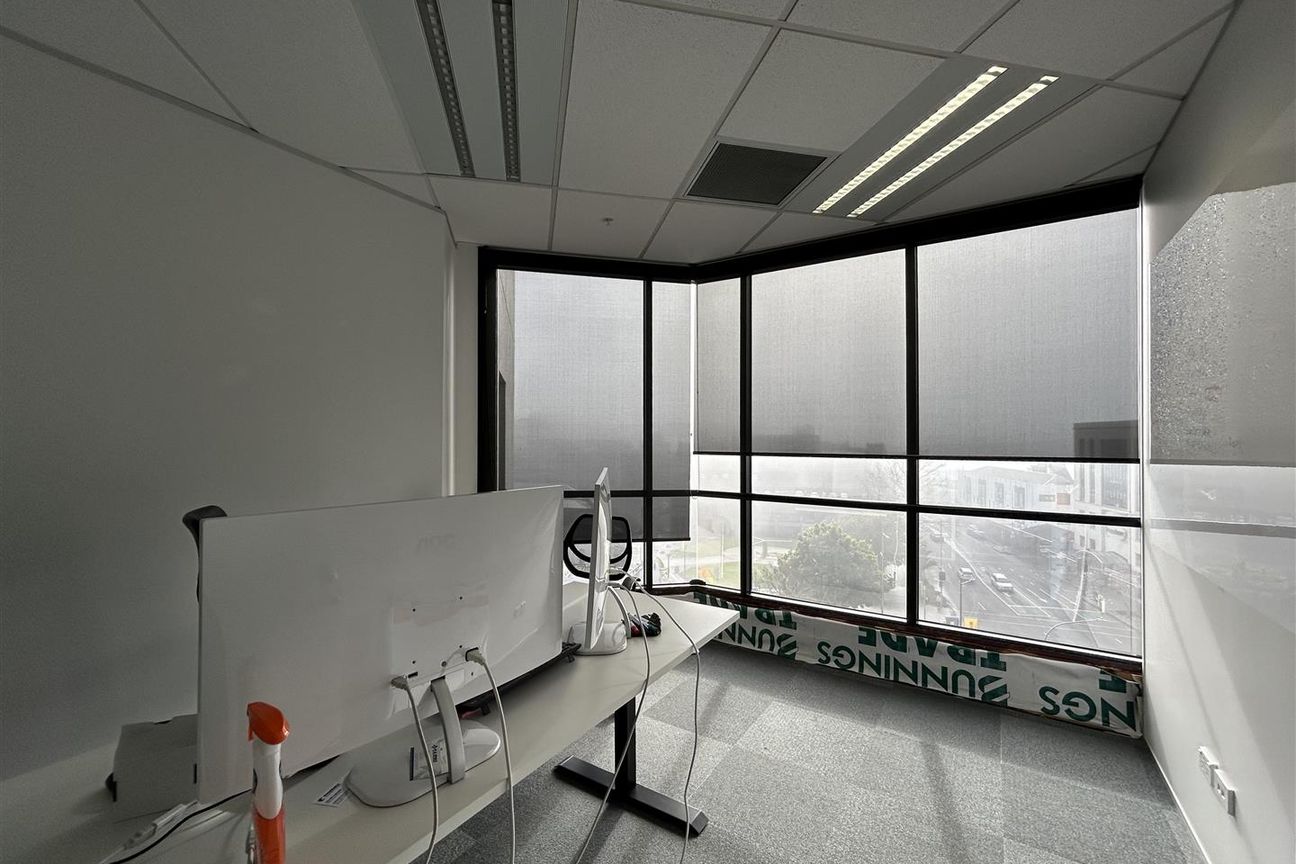 Savills - Modern Office Overlooking Broadway - Aanzicht 6