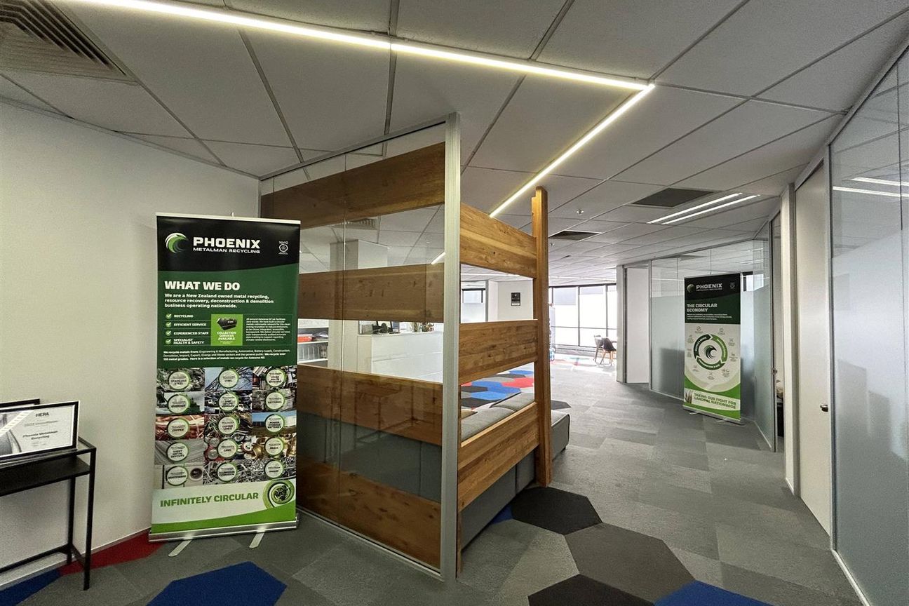 Savills - Modern Office Overlooking Broadway - Aanzicht 3