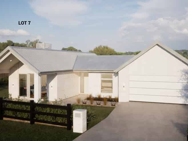 0n Cunningham Lane, Oakura