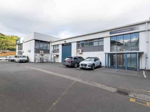 Strategically positioned – For Sale or Lease