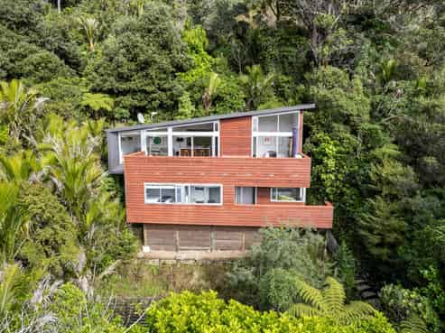 31 Lone Kauri Road, Karekare