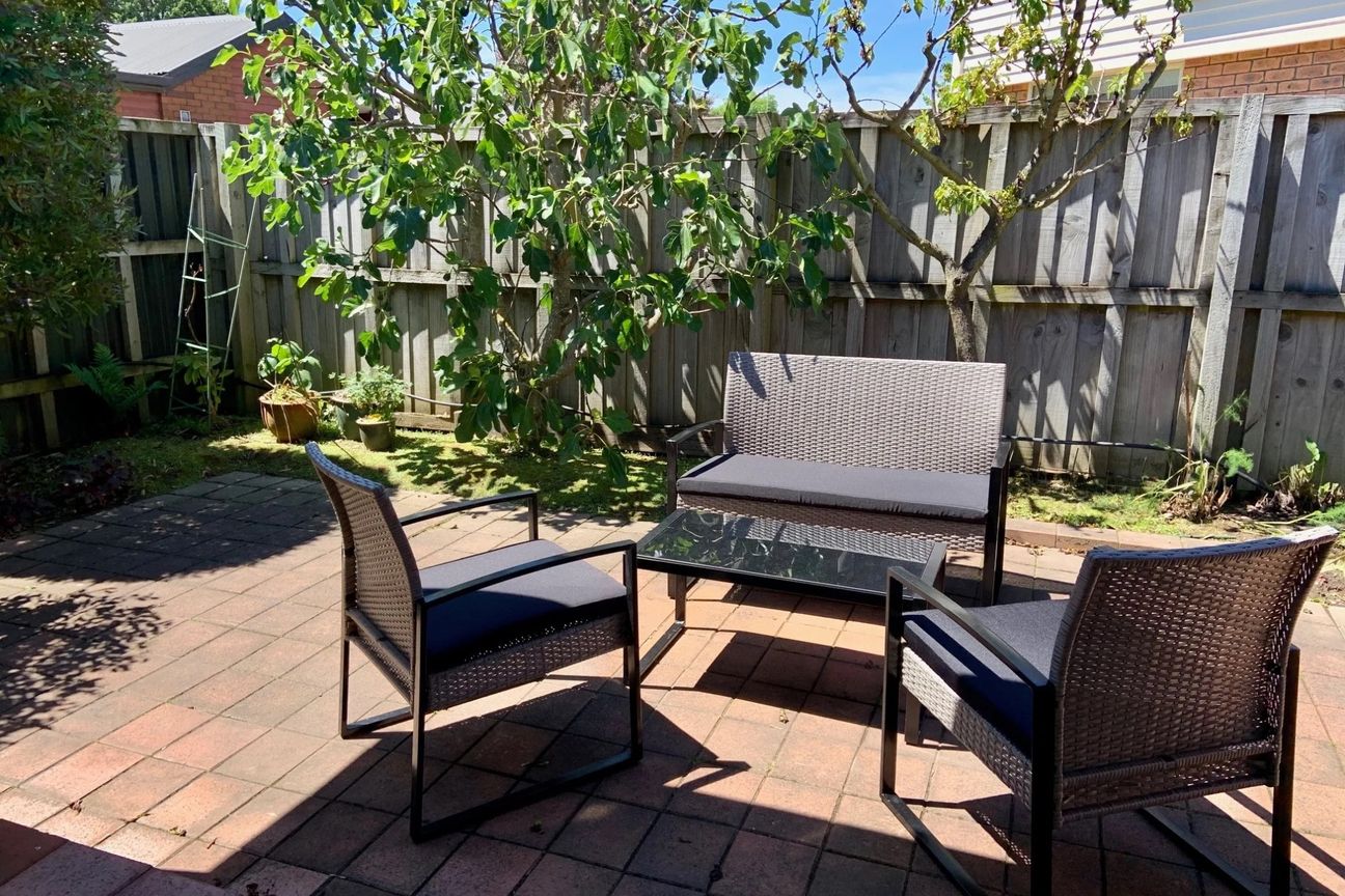 Private Fully Furnished Rear Townhouse in Superb Location!    NOW RENTED!! - Ansicht 4