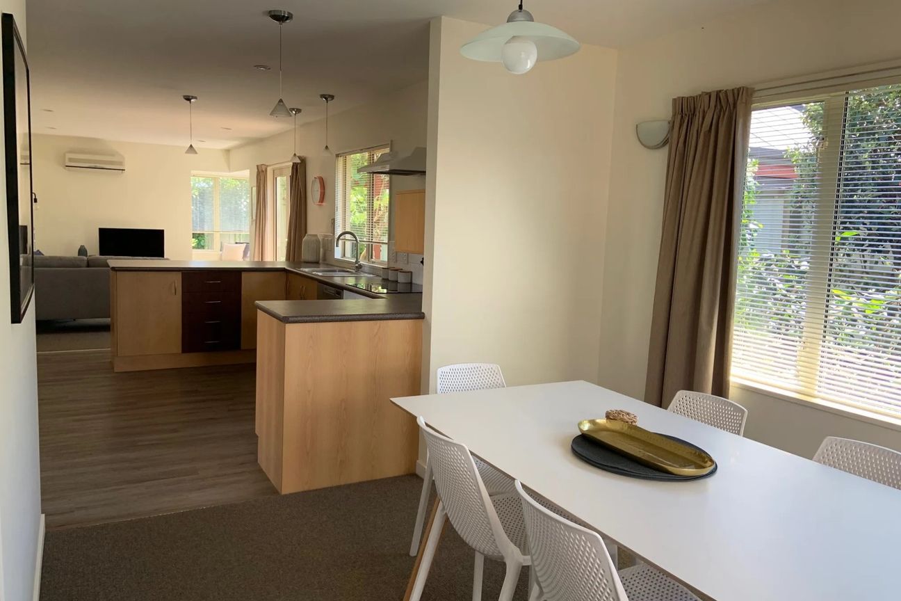 Private Fully Furnished Rear Townhouse in Superb Location!    NOW RENTED!! - Ansicht 6