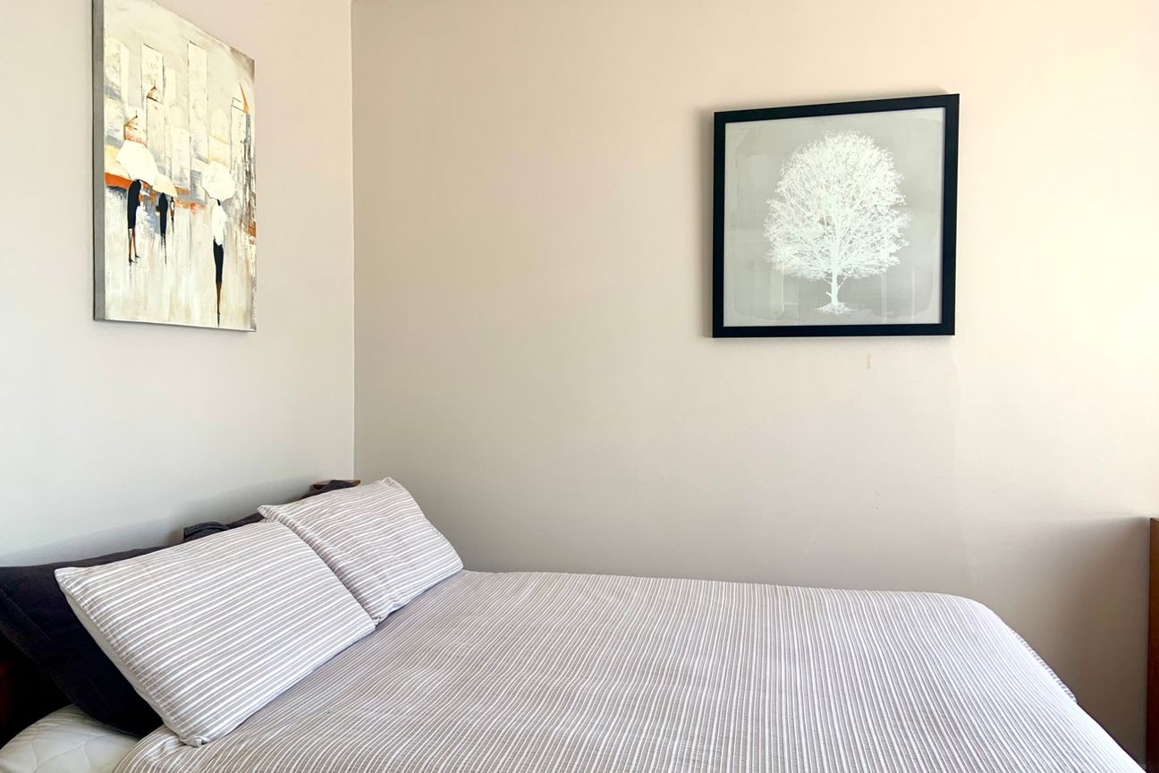 Spacious fully furnished bungalow very handy to the inner city! - Mehr