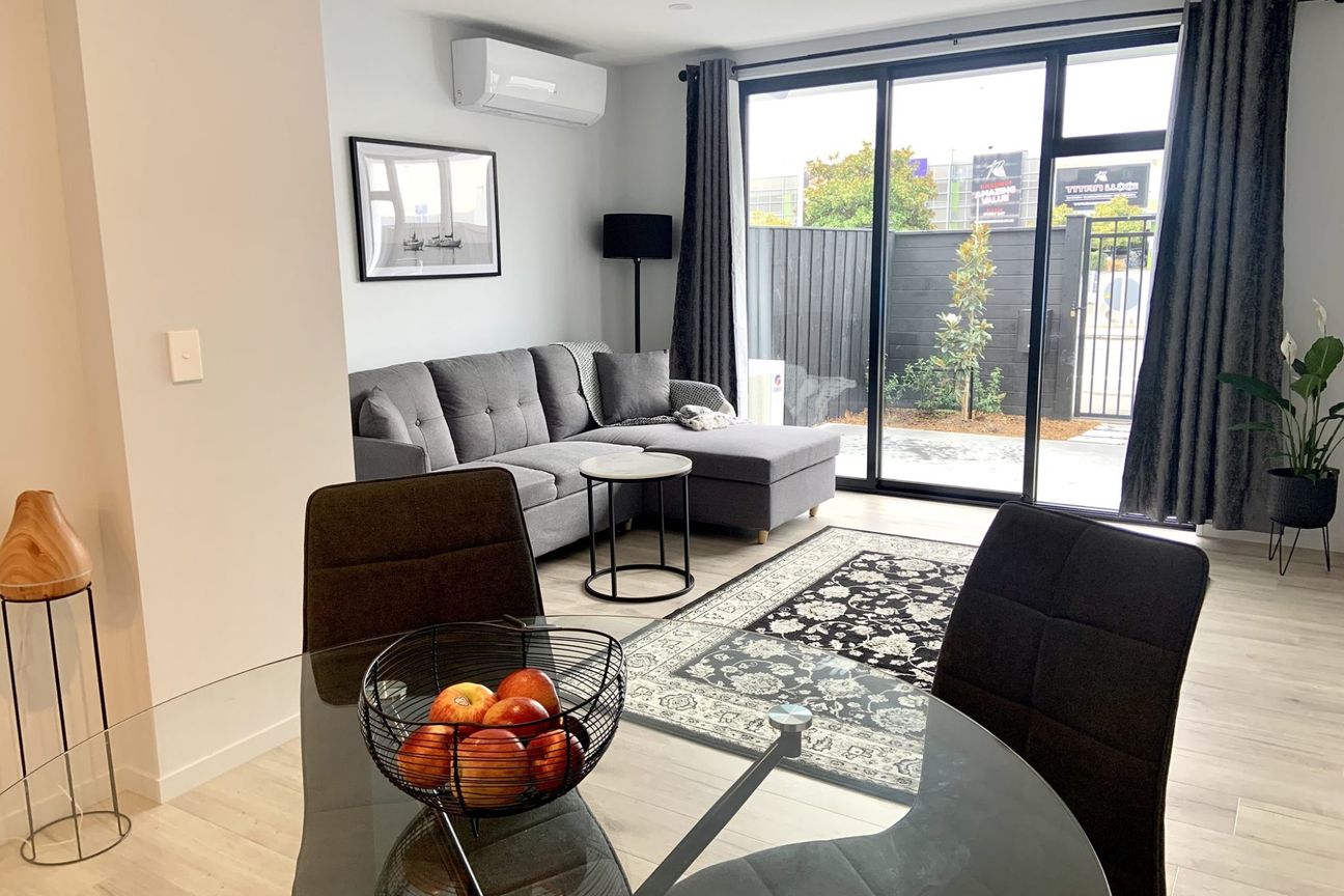 EXECUTIVE FULLY FURNISHED TOWNHOUSE IN EXCELLENT LOCATION! - Ansicht 5