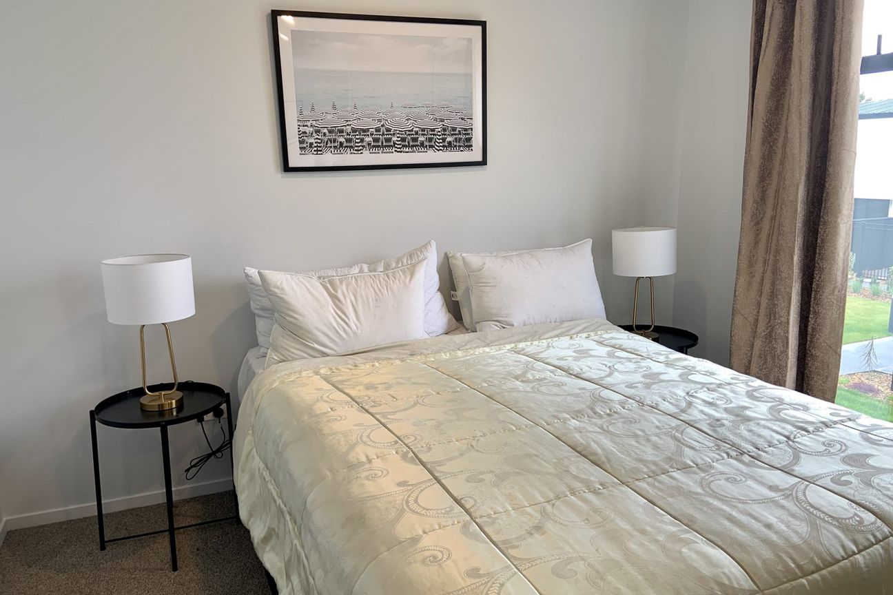 EXECUTIVE FULLY FURNISHED TOWNHOUSE IN EXCELLENT LOCATION! - Mehr