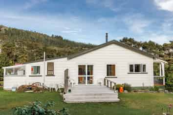 195 Powerhouse Road, WESTPORT