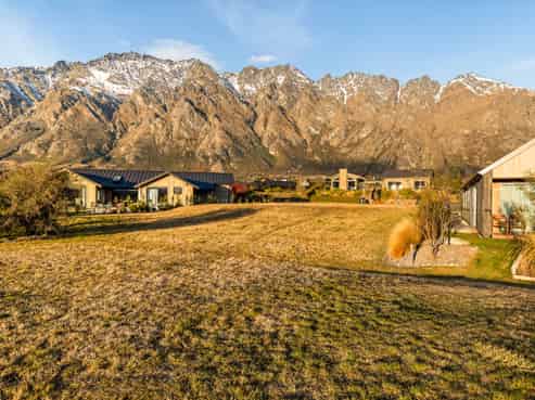 9 Torridon Court, Jacks Point