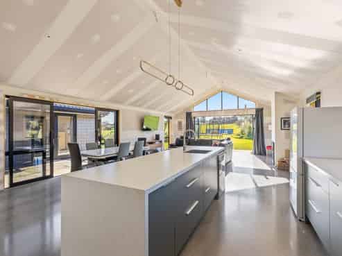 502 Egmont Road, Hillsborough