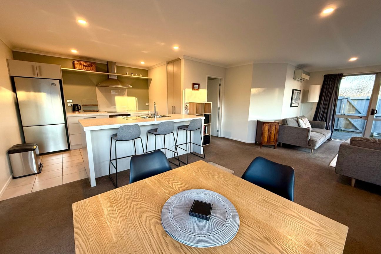 Sun drenched fully furnished 3 bedroom townhouse in quiet location! - Widok 4