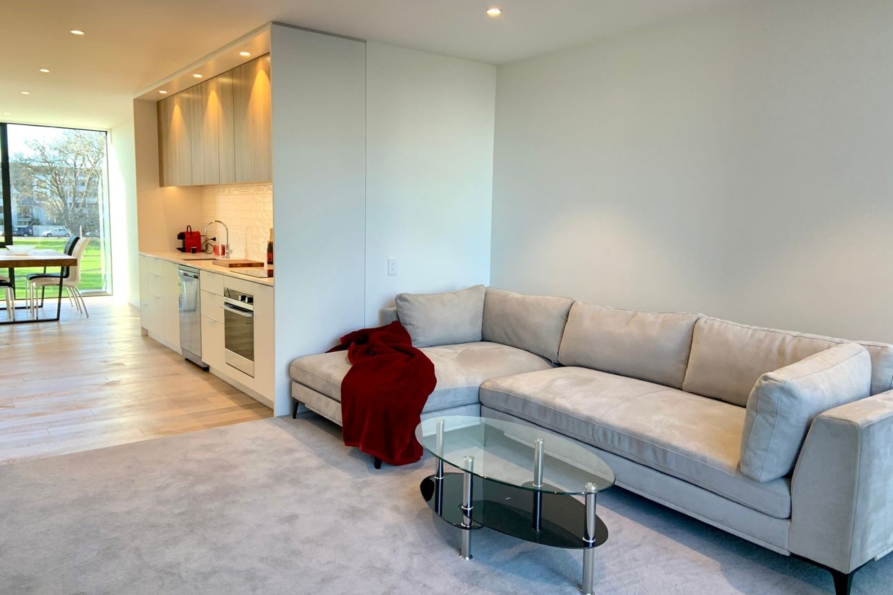 Fully Furnished Executive & Spacious Inner City Apartment! - Több