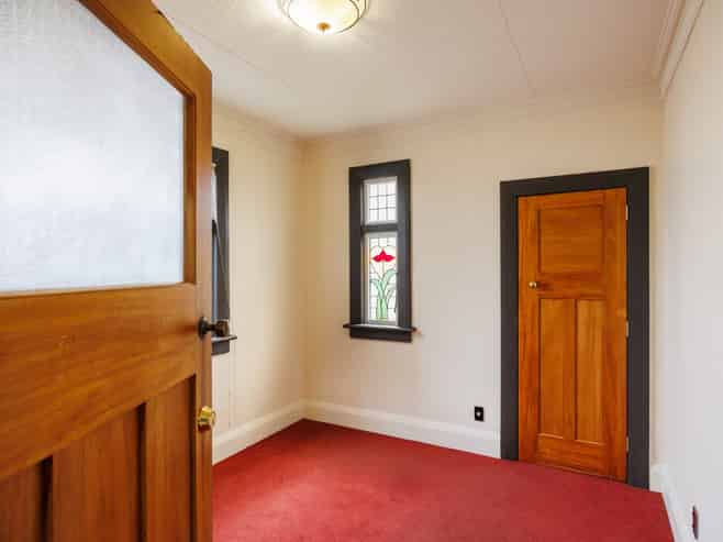 For lease suite 1 office