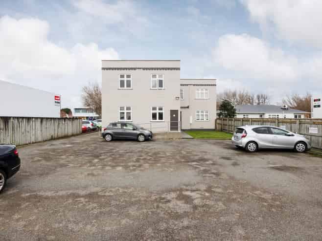 For lease suite 1 office