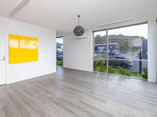 Quality office plus warehouse