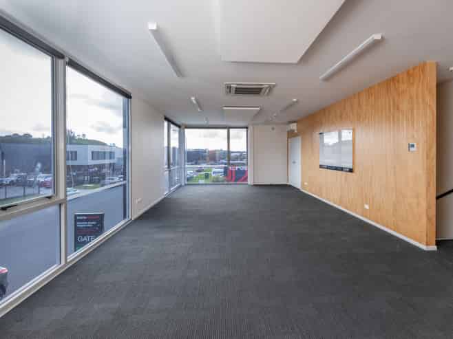 Quality office plus warehouse