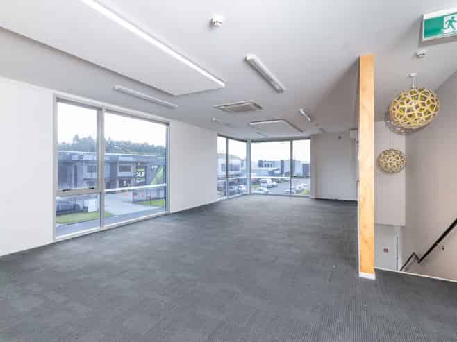 Quality office plus warehouse