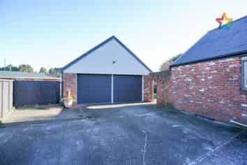 185,187,18 Scott Street, Kingswell