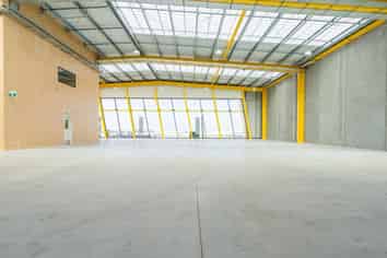 New Build with High-Profile Frontage | 961m2