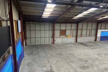 Simple warehousing solution