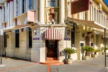 Landmark Hotel in Napier's Art Deco Quarter