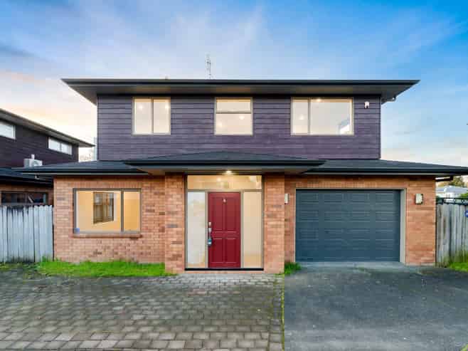 16A Lincoln Road, Henderson
