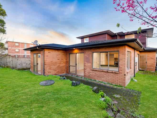 16A Lincoln Road, Henderson