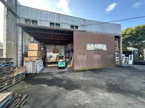 Versatile Carter's Flat Opportunity