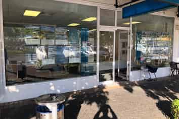 PRIME RETAIL SHOP IN THE HEART OF DEVONPORT
