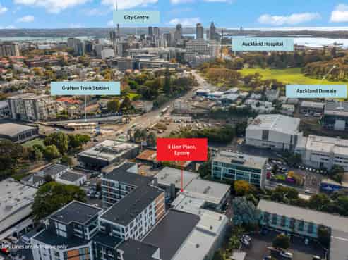 Double Grammar Zone Overlooking Newmarket