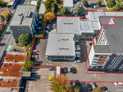 Double Grammar Zone Overlooking Newmarket