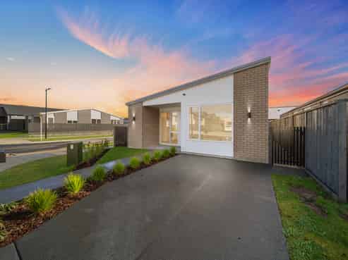 17 John Main Drive, Ramarama