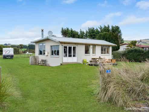5 Lakeside Road, Owaka