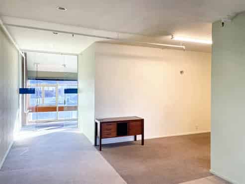 First Floor Office Options – Busy Mall Location