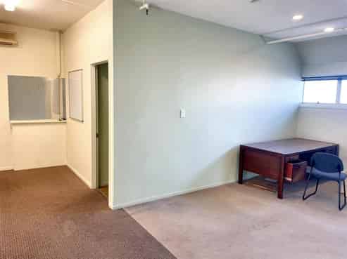 First Floor Office Options – Busy Mall Location