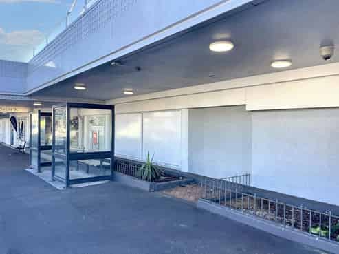 High Visibility – Busy Mall Location