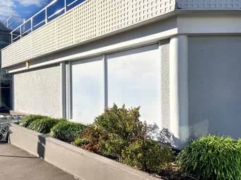 High Visibility – Busy Mall Location