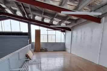 COMMERCIAL BUILDING FOR LEASE 