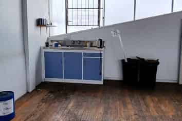 COMMERCIAL BUILDING FOR LEASE 