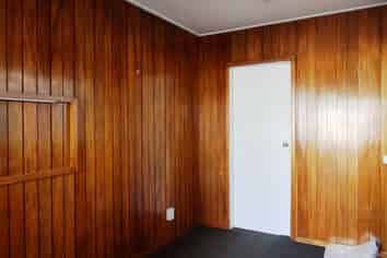 COMMERCIAL BUILDING FOR LEASE 