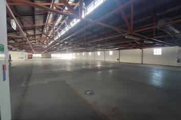 "Industrial Gem: Prime Space Awaits!"