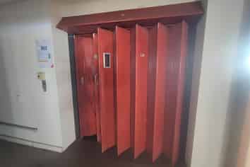 "Industrial Gem: Prime Space Awaits!"