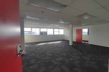 "Industrial Gem: Prime Space Awaits!"