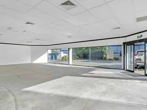 Ground floor office/retail
