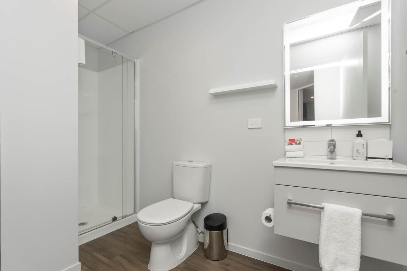 Ramada by Wyndham Newmarket - Więcej