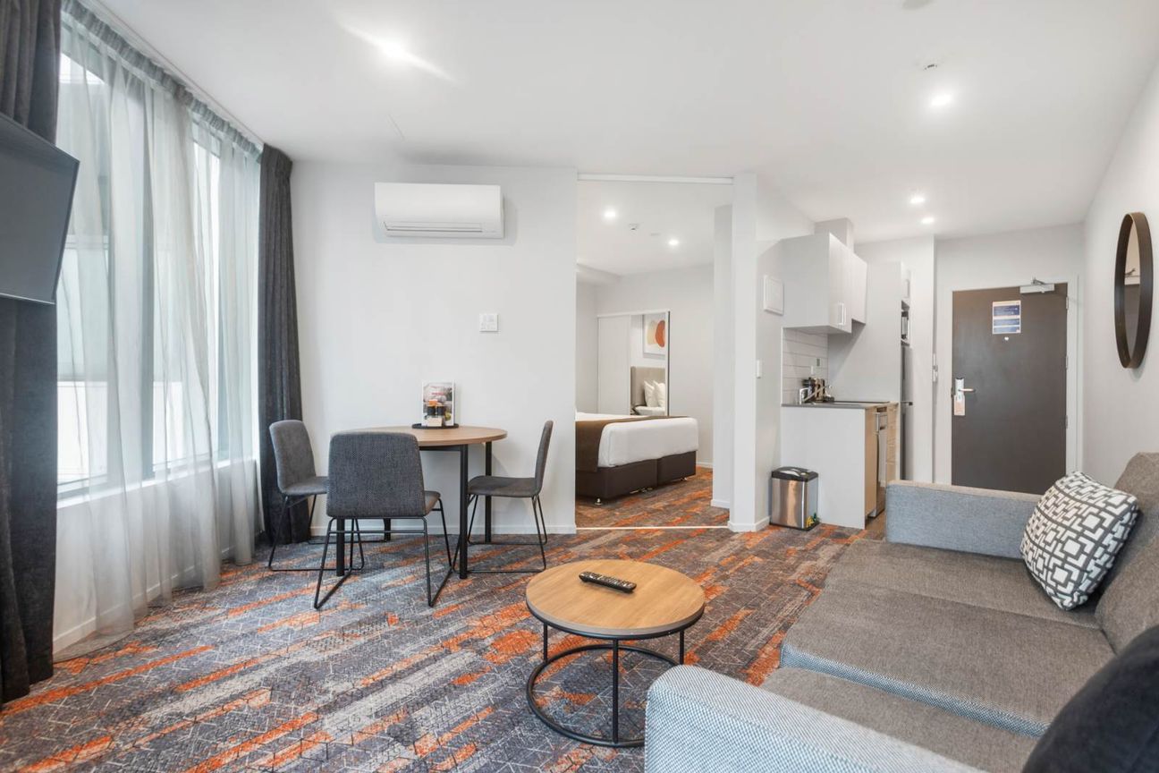 Ramada by Wyndham Newmarket - Widok 4